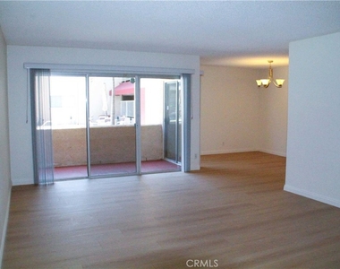 4487 Colbath Avenue - Photo Thumbnail 4