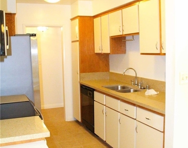 4487 Colbath Avenue - Photo Thumbnail 7