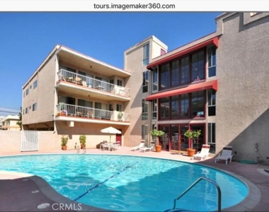 4487 Colbath Avenue - Photo Thumbnail 1