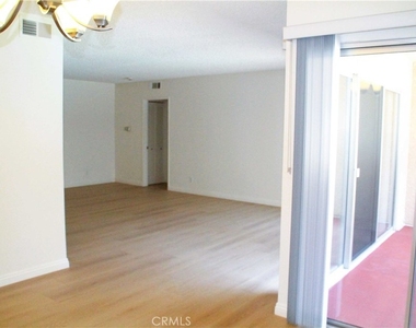 4487 Colbath Avenue - Photo Thumbnail 5