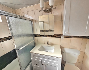 1651 E 42nd Street - Photo Thumbnail 8