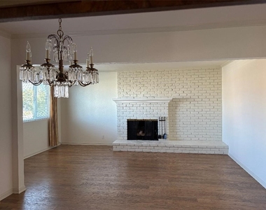 1331 S Patton Avenue - Photo Thumbnail 1