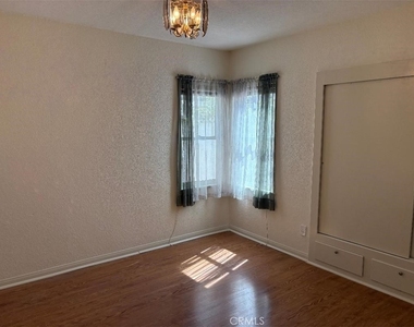 1331 S Patton Avenue - Photo Thumbnail 12
