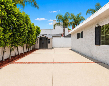 7845 Hillrose Street - Photo Thumbnail 3
