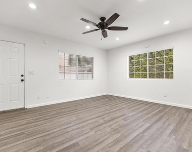 7845 Hillrose Street - Photo Thumbnail 9