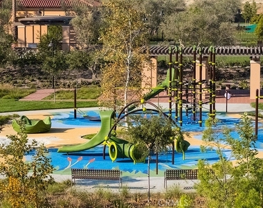 105 Outwest - Photo Thumbnail 26