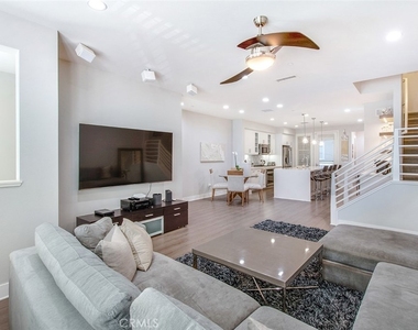 10 Brownstone Way - Photo Thumbnail 5
