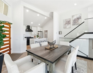 83 Palm Beach Court - Photo Thumbnail 9