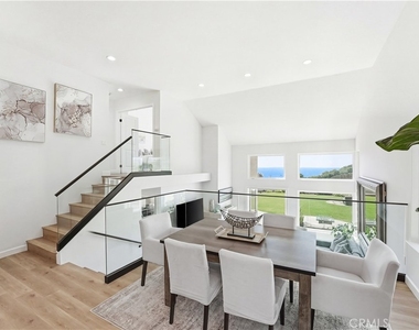 83 Palm Beach Court - Photo Thumbnail 8