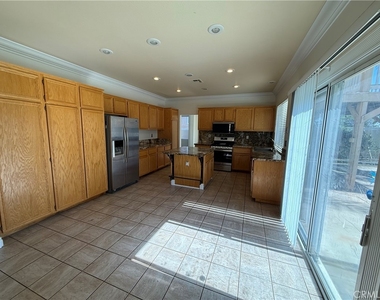 3299 Rexford - Photo Thumbnail 9