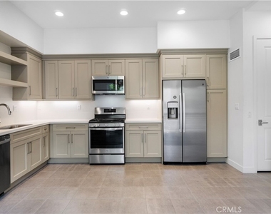 1632 Doheny Way - Photo Thumbnail 2