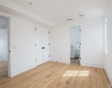 400 40th Street - Photo Thumbnail 16