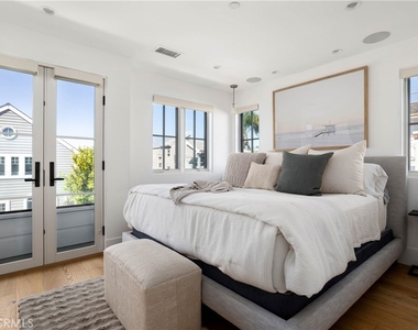 400 40th Street - Photo Thumbnail 12
