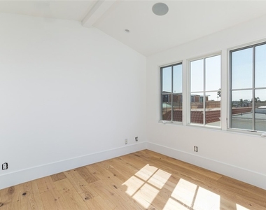 400 40th Street - Photo Thumbnail 17