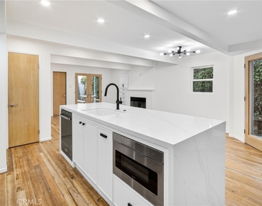404 Prospect Street - Photo Thumbnail 3