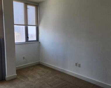 700 W E Street - Photo Thumbnail 15
