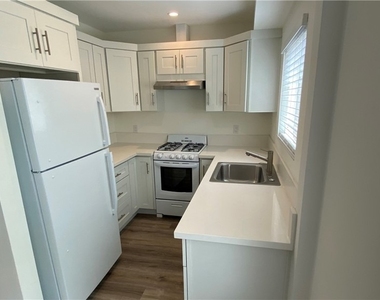 326 N Coast - Photo Thumbnail 4