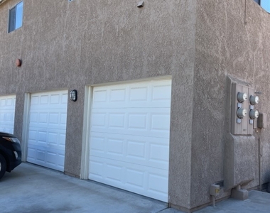 13757 Greenwood Place - Photo Thumbnail 2