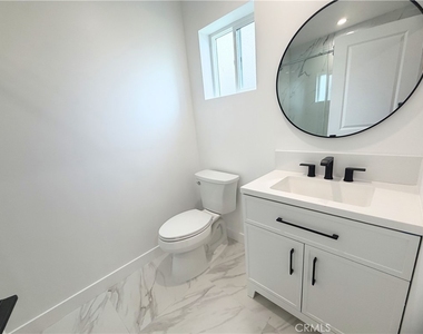 6709 Denny Ave - Photo Thumbnail 11