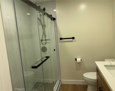 7321 Darby Place - Photo Thumbnail 11