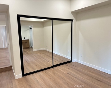 7321 Darby Place - Photo Thumbnail 7