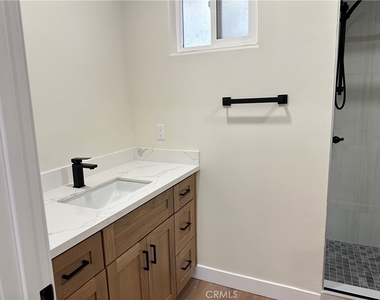 7321 Darby Place - Photo Thumbnail 5