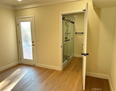 7321 Darby Place - Photo Thumbnail 9