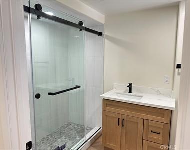 7321 Darby Place - Photo Thumbnail 14