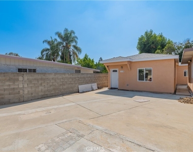 5033 Sultana Avenue - Photo Thumbnail 6