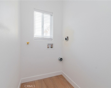 5033 Sultana Avenue - Photo Thumbnail 13