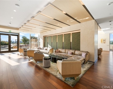 889 Francisco Street - Photo Thumbnail 14