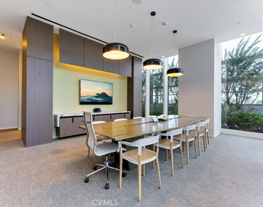 889 Francisco Street - Photo Thumbnail 21