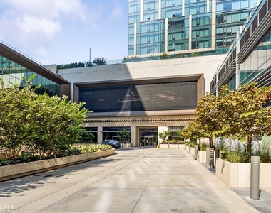 889 Francisco Street - Photo Thumbnail 31