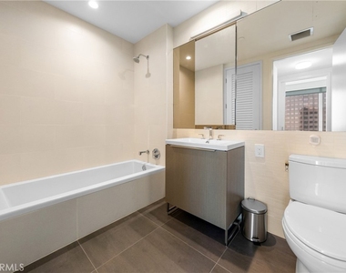 889 Francisco Street - Photo Thumbnail 9