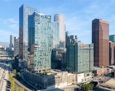 889 Francisco Street - Photo Thumbnail 2
