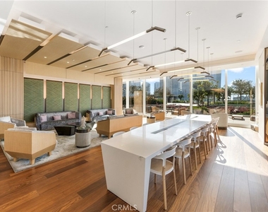889 Francisco Street - Photo Thumbnail 12