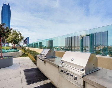 889 Francisco Street - Photo Thumbnail 27