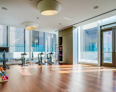 889 Francisco Street - Photo Thumbnail 20