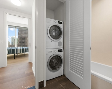 889 Francisco Street - Photo Thumbnail 10