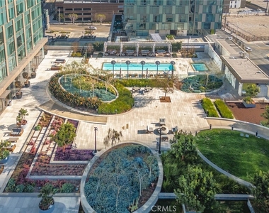 889 Francisco Street - Photo Thumbnail 24