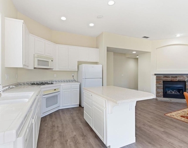 1067 Somersby Way - Photo Thumbnail 19
