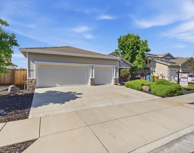 1067 Somersby Way - Photo Thumbnail 2