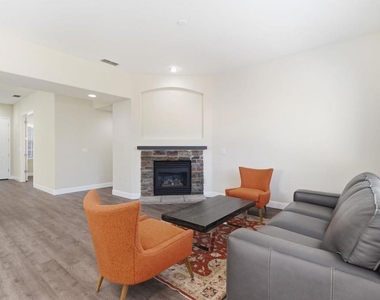 1067 Somersby Way - Photo Thumbnail 13
