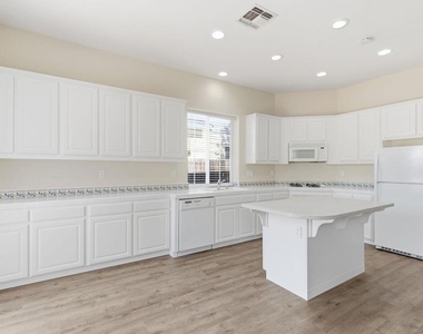 1067 Somersby Way - Photo Thumbnail 16