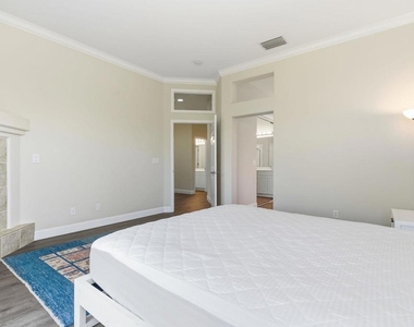 1067 Somersby Way - Photo Thumbnail 22