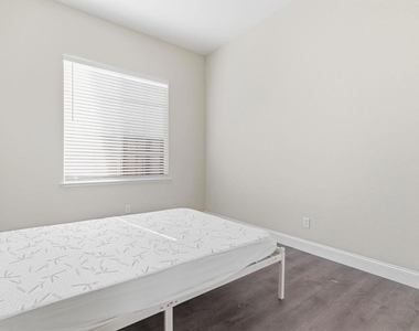 1067 Somersby Way - Photo Thumbnail 32
