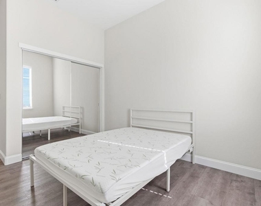 1067 Somersby Way - Photo Thumbnail 33