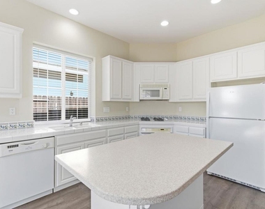 1067 Somersby Way - Photo Thumbnail 17