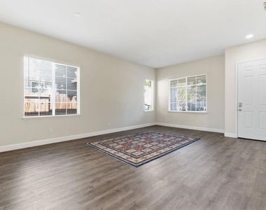 1067 Somersby Way - Photo Thumbnail 7