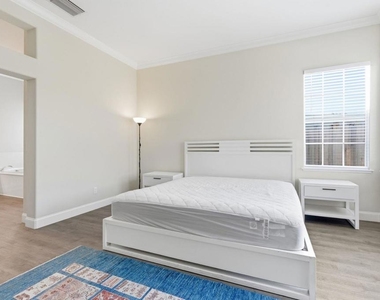1067 Somersby Way - Photo Thumbnail 23